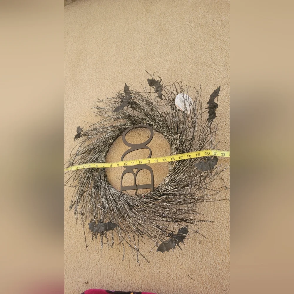 New Holiday Home LED light up Black Boo Wreath. Fall halloween. Black & silver.